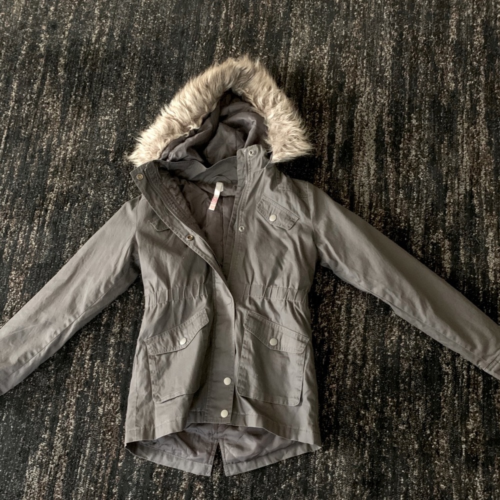 SO Apparel girls puffer jacket with fur hood